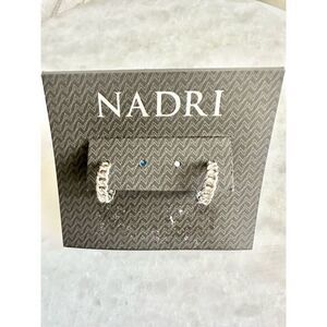 Petit chain-link hoop Nadri silver color earrings ￼